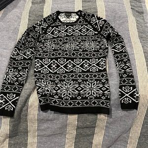 NILS ski sweater. Reversible. Excellent condition.